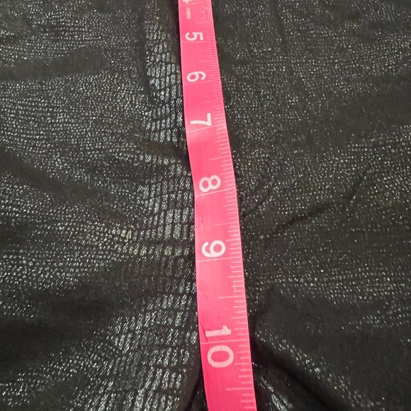 JUICY COUTURE HIGH RISE SKINNY
COATED FAUX SNAKESKIN Size 26 NWT - Picture 8 of 11